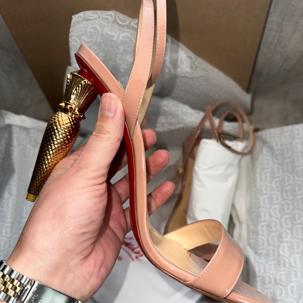 Christian louboutin loubiqueen beige NWB